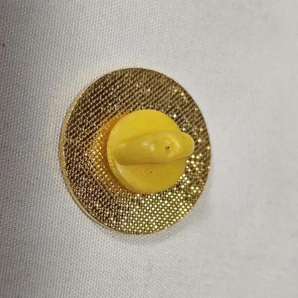 Vintage Vietnam Era US Military Lapel Pin "Agent Orange Sprayed And Betrayed" - Picture 2 of 3